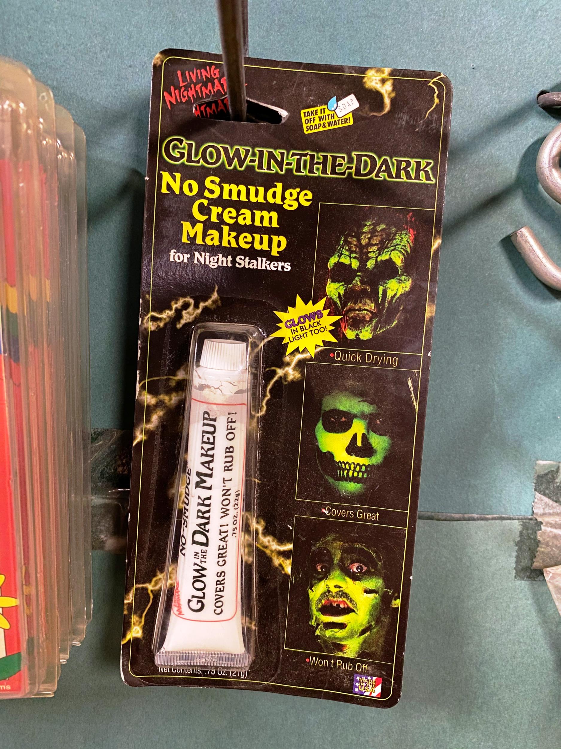 Glow in the Dark No Smudge Cream Makeup